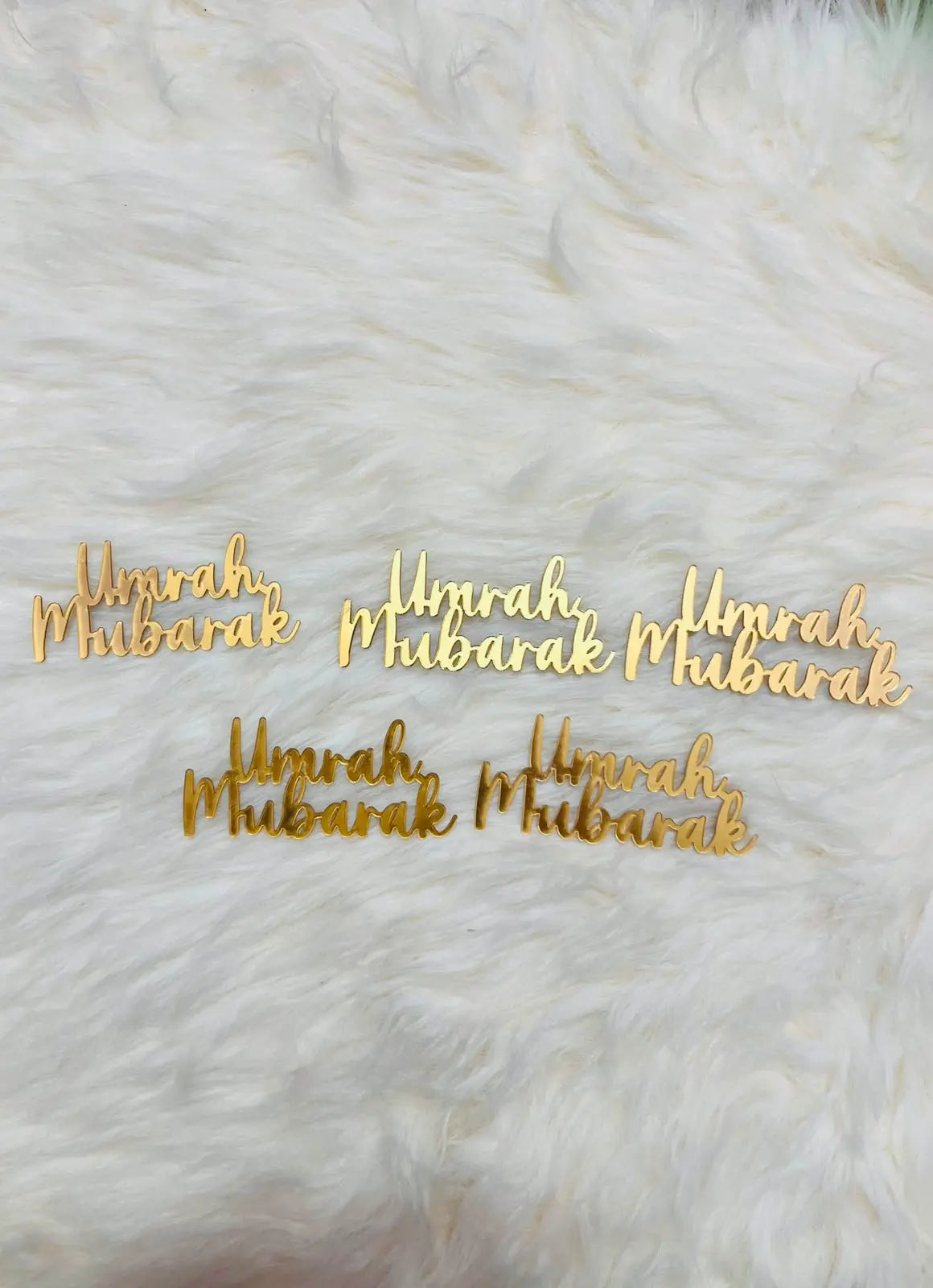 Acrylic “Umrah Mubarak” Tags – Pack of 5 for Cakes & Gifts
